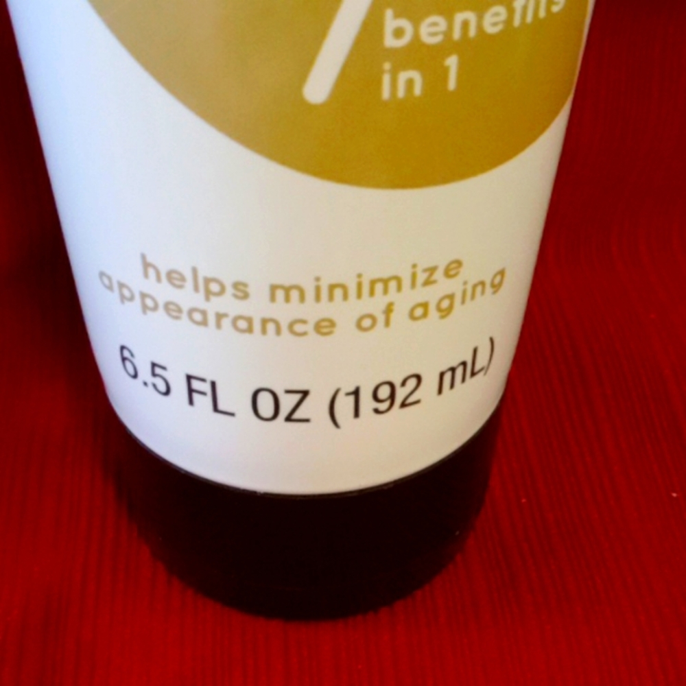 Face cleanser - Picture 2 of 4